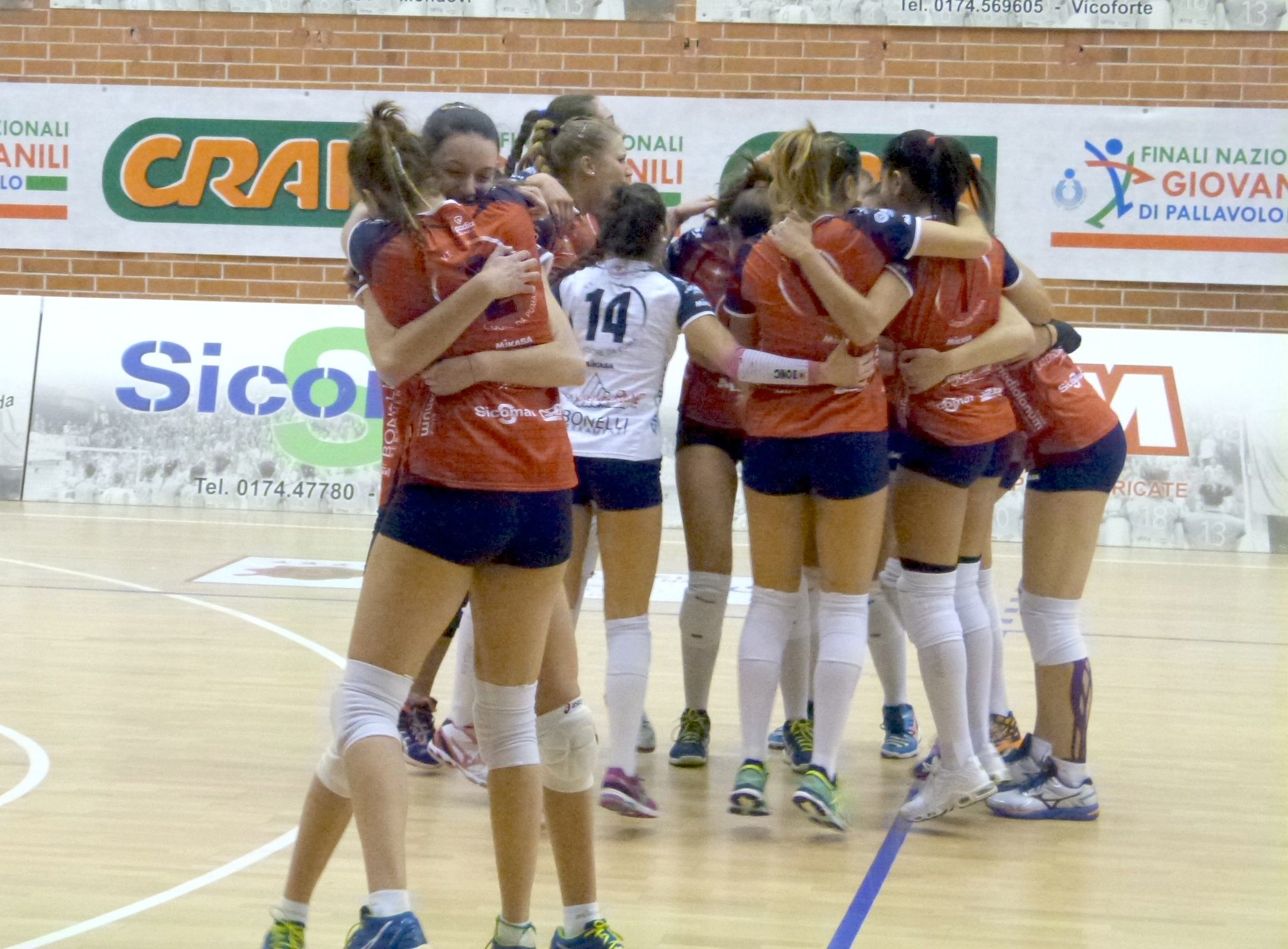 lpm tecnoteam abbraccio finale