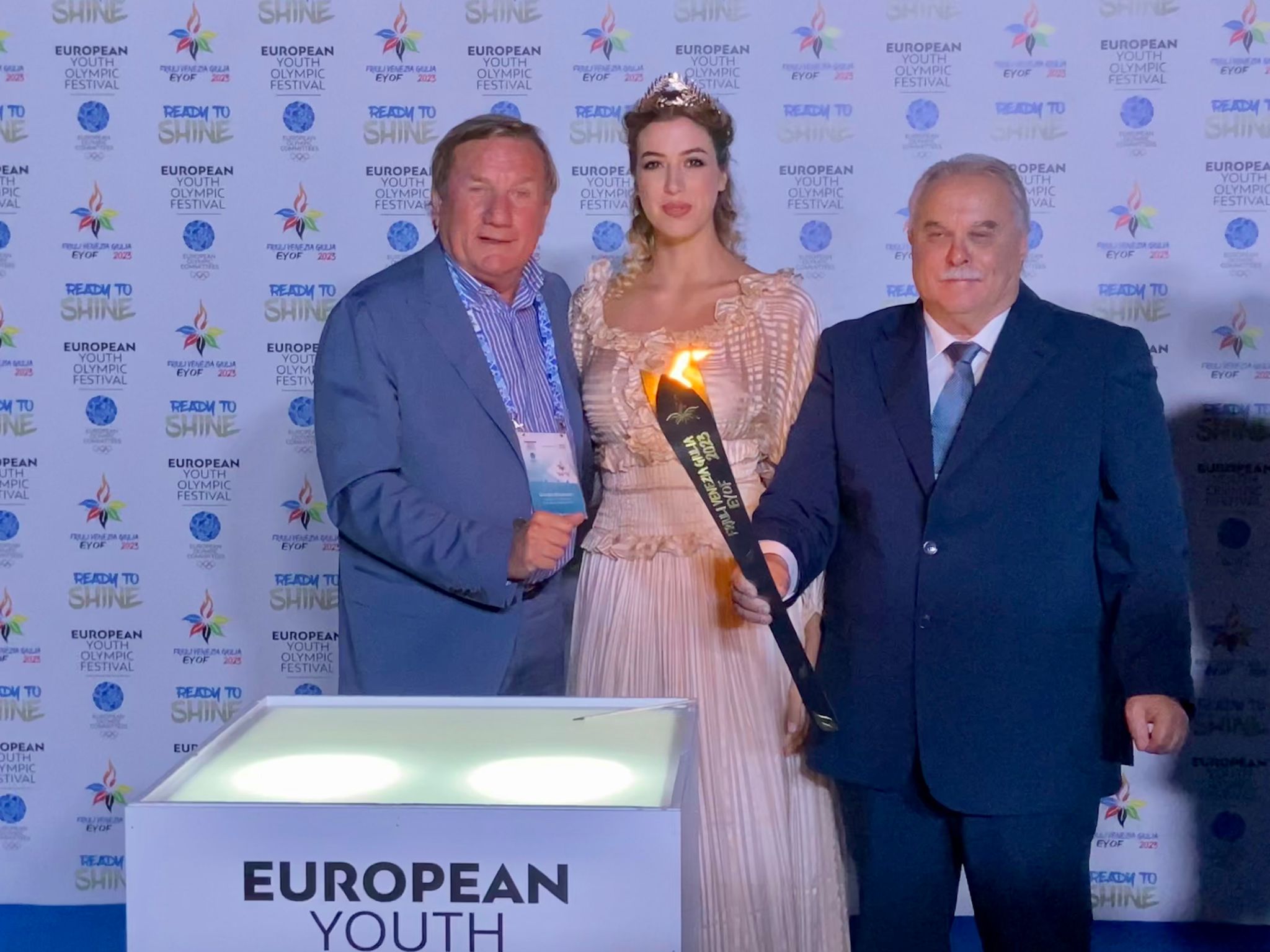 Brandolin DEA.e Dunnhofer con la torcia