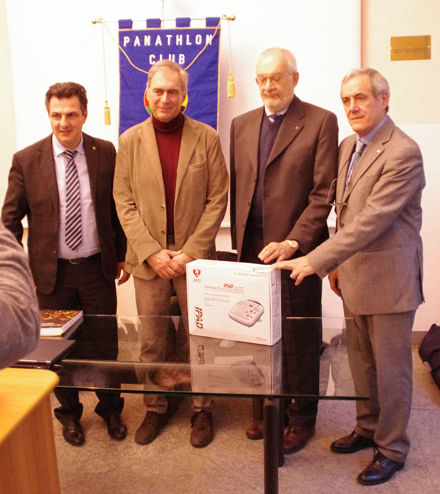 CONSEGNA DEFIBRILLATORE AL CONI DI NOVARA